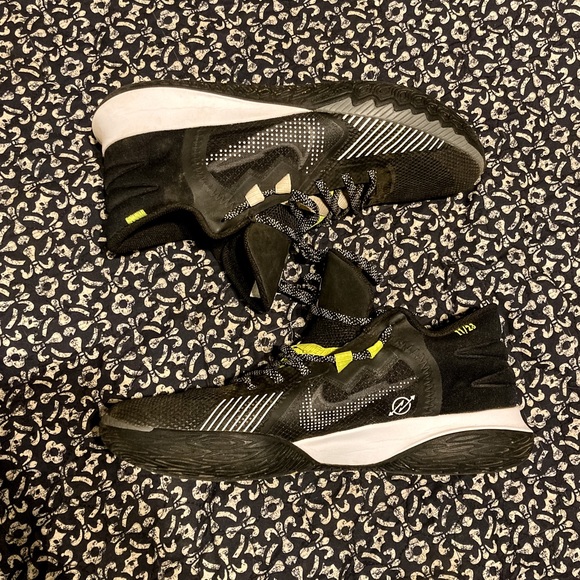 Nike Shoes Mens Nike Kyrie Flytrap V Basketball Shoes Poshmark